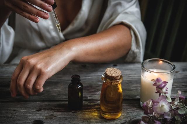 Huile d'argan : l'or liquide qui sublime votre peau
